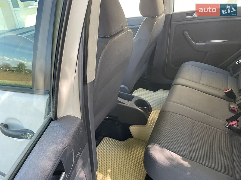 Хэтчбек Volkswagen Golf Plus 2006 в Остроге