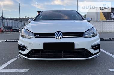 Хэтчбек Volkswagen Golf R 2018 в Киеве