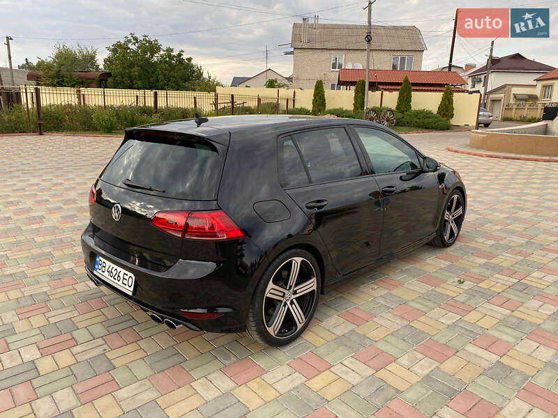 Хетчбек Volkswagen Golf R 2015 в Хорошеві