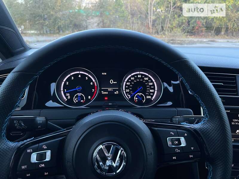 Хэтчбек Volkswagen Golf R 2016 в Днепре