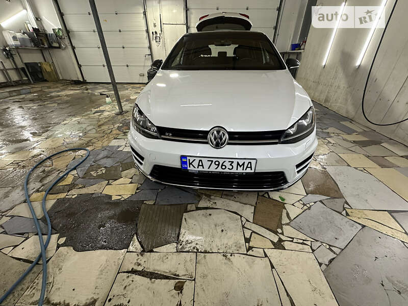 Хетчбек Volkswagen Golf R 2017 в Києві