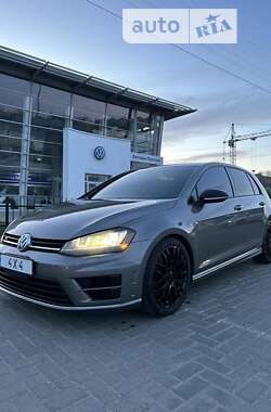 Хэтчбек Volkswagen Golf R 2015 в Киеве