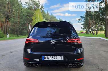 Хэтчбек Volkswagen Golf R 2016 в Киеве