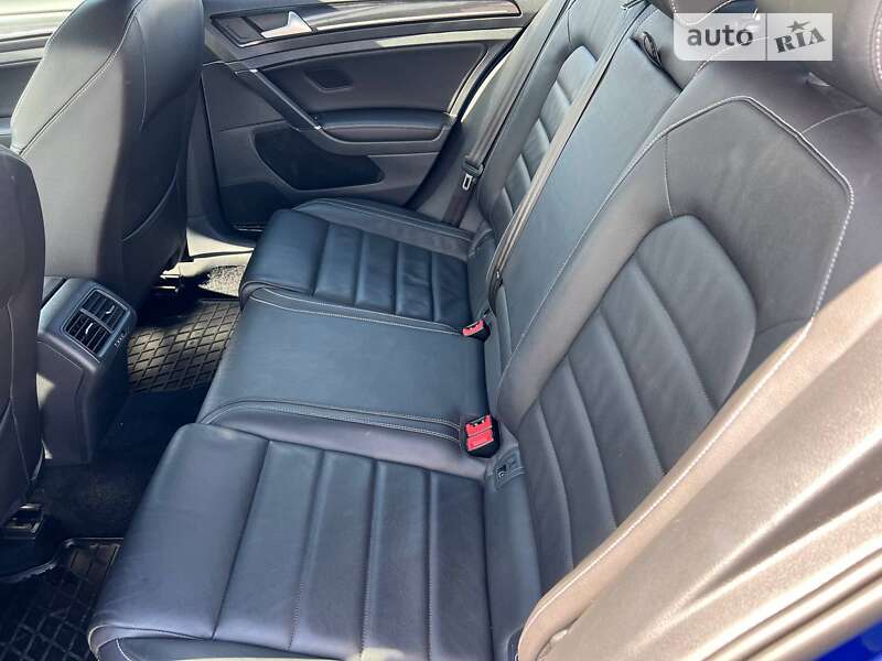 Хетчбек Volkswagen Golf R 2016 в Львові фото 17 Хетчбек Volkswagen Golf R 2016 в Львові