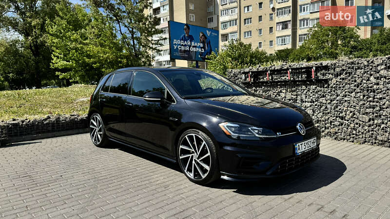 Хетчбек Volkswagen Golf R 2017 в Івано-Франківську