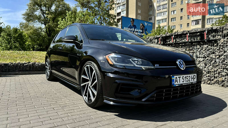 Хетчбек Volkswagen Golf R 2017 в Івано-Франківську