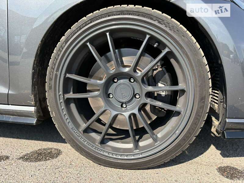Хэтчбек Volkswagen Golf R 2019 в Пирятине