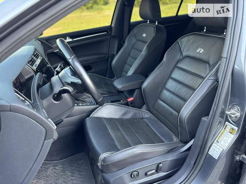 Хэтчбек Volkswagen Golf R 2019 в Пирятине