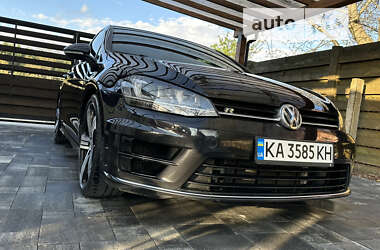 Хэтчбек Volkswagen Golf R 2015 в Киеве