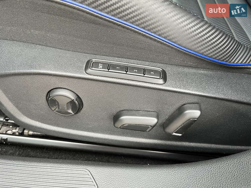 Хэтчбек Volkswagen Golf R 2022 в Днепре