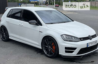 Хэтчбек Volkswagen Golf R 2016 в Киеве