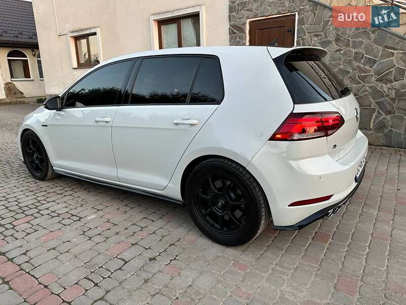 Хэтчбек Volkswagen Golf R 2018 в Ивано-Франковске