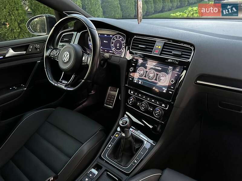 Хэтчбек Volkswagen Golf R 2018 в Ивано-Франковске