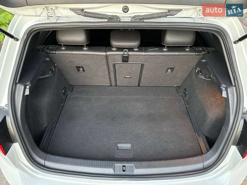 Хэтчбек Volkswagen Golf R 2018 в Ивано-Франковске