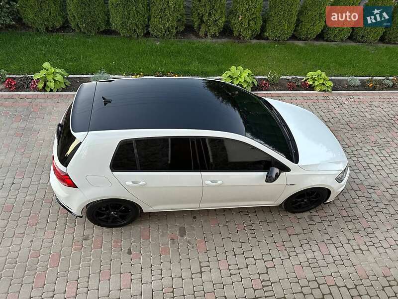Хэтчбек Volkswagen Golf R 2018 в Ивано-Франковске