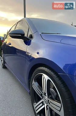 Хэтчбек Volkswagen Golf R 2016 в 