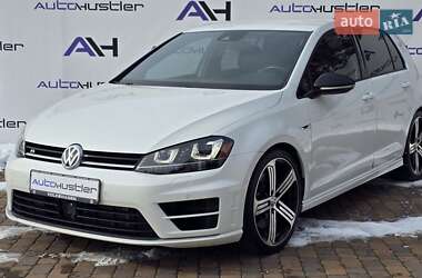 Хэтчбек Volkswagen Golf R 2015 в Киеве