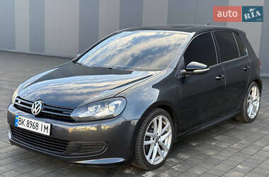 Хетчбек Volkswagen Golf R 2012 в 