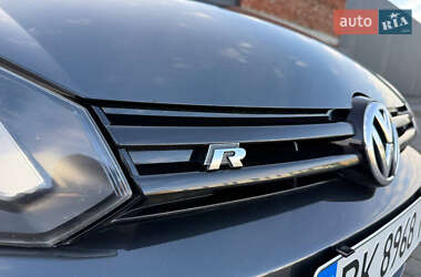 Хетчбек Volkswagen Golf R 2012 в 