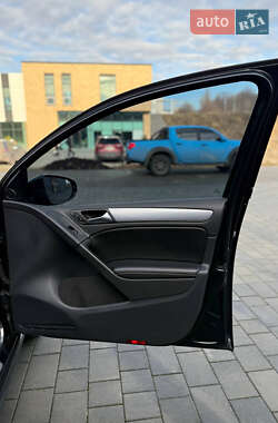 Хетчбек Volkswagen Golf R 2012 в 