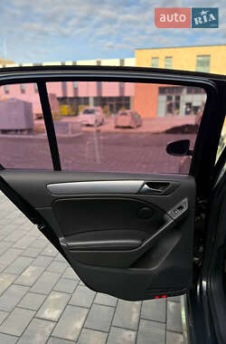 Хетчбек Volkswagen Golf R 2012 в 
