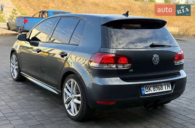Хетчбек Volkswagen Golf R 2012 в 