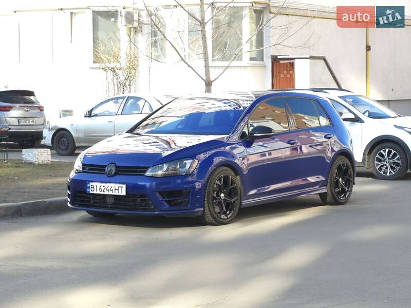 Хэтчбек Volkswagen Golf R 2016 в 