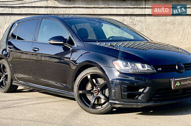 Хэтчбек Volkswagen Golf R 2017 в 