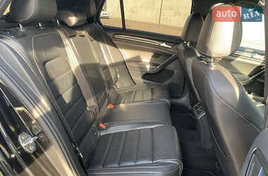 Хэтчбек Volkswagen Golf R 2017 в 
