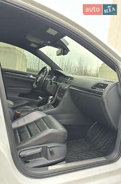 Хэтчбек Volkswagen Golf R 2015 в 