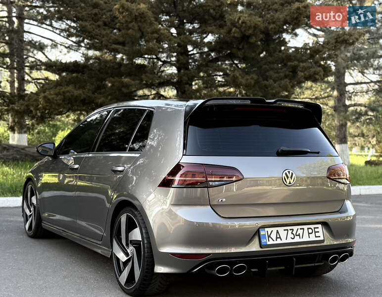 Хетчбек Volkswagen Golf R 2015 в 