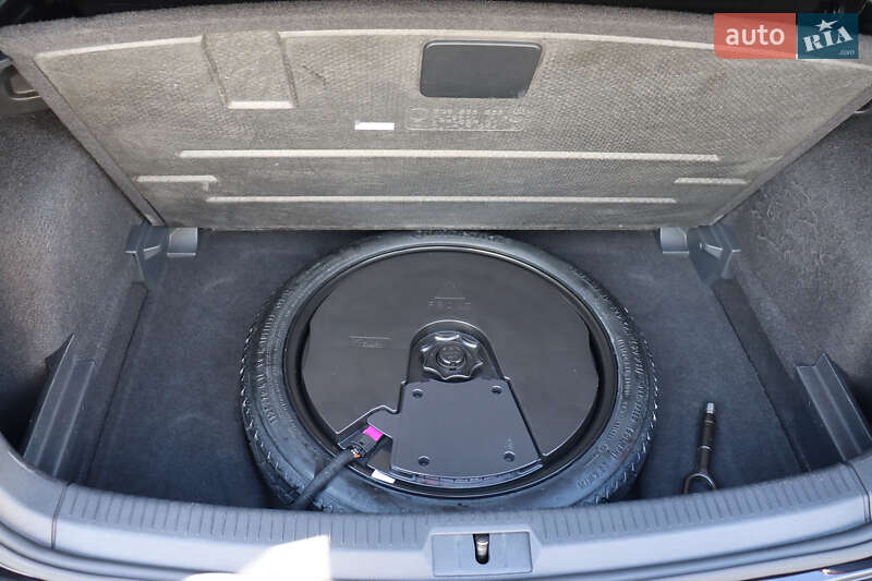 Хэтчбек Volkswagen Golf R 2018 в Киеве