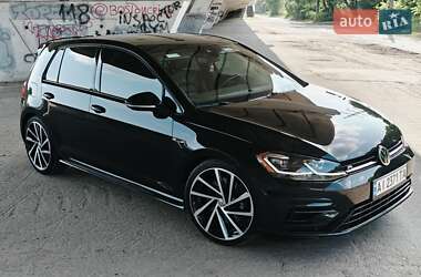 Хэтчбек Volkswagen Golf R 2019 в Киеве
