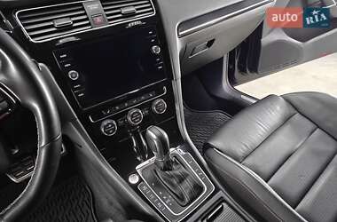 Хэтчбек Volkswagen Golf R 2019 в 