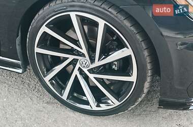 Хэтчбек Volkswagen Golf R 2019 в 