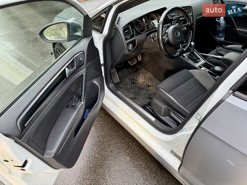 Хэтчбек Volkswagen Golf R 2016 в Харькове