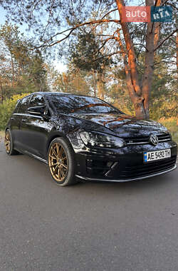 Хэтчбек Volkswagen Golf R 2016 в Днепре