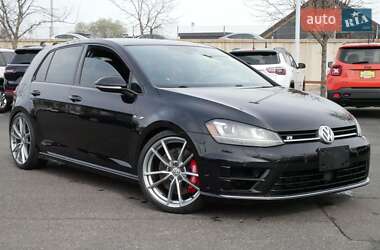 Хэтчбек Volkswagen Golf R 2017 в Черновцах