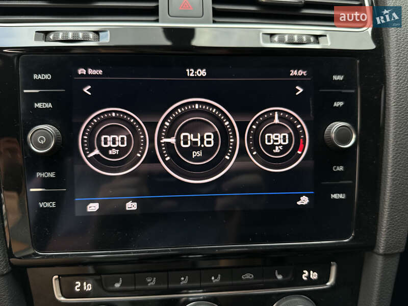 Хэтчбек Volkswagen Golf R 2019 в Киеве