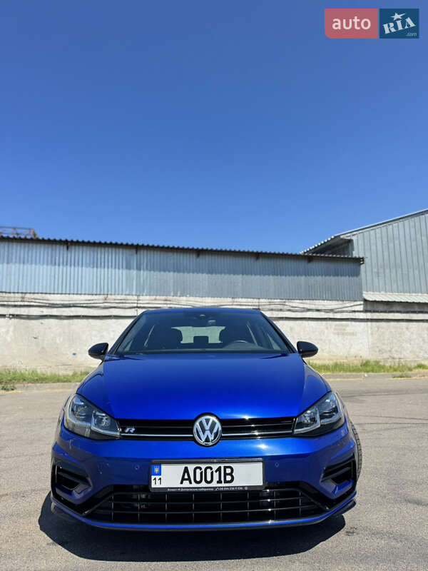 Хэтчбек Volkswagen Golf R 2016 в Киеве