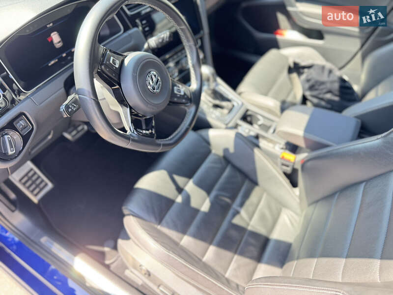 Хэтчбек Volkswagen Golf R 2016 в Киеве