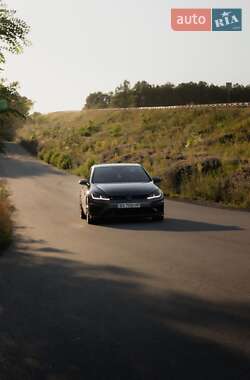 Хэтчбек Volkswagen Golf R 2017 в Хмельницком