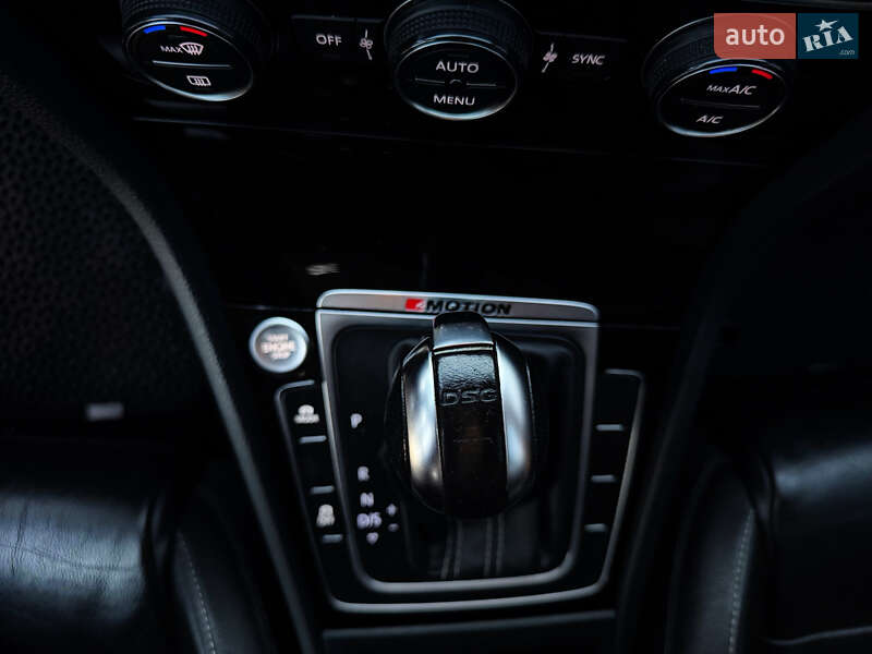 Хетчбек Volkswagen Golf R 2015 в Києві