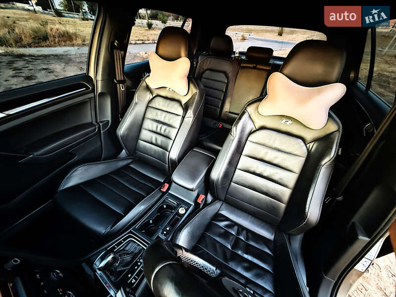 Хетчбек Volkswagen Golf R 2015 в Києві