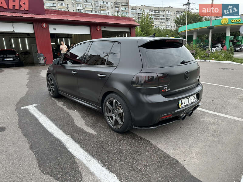 Хэтчбек Volkswagen Golf R 2011 в Вышгороде
