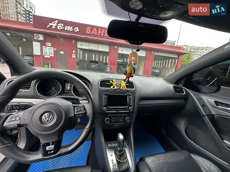 Хэтчбек Volkswagen Golf R 2011 в Вышгороде