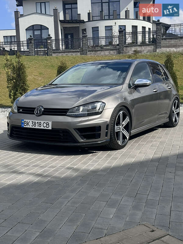 Volkswagen Golf R 2014