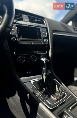 Хетчбек Volkswagen Golf R 2014 в 