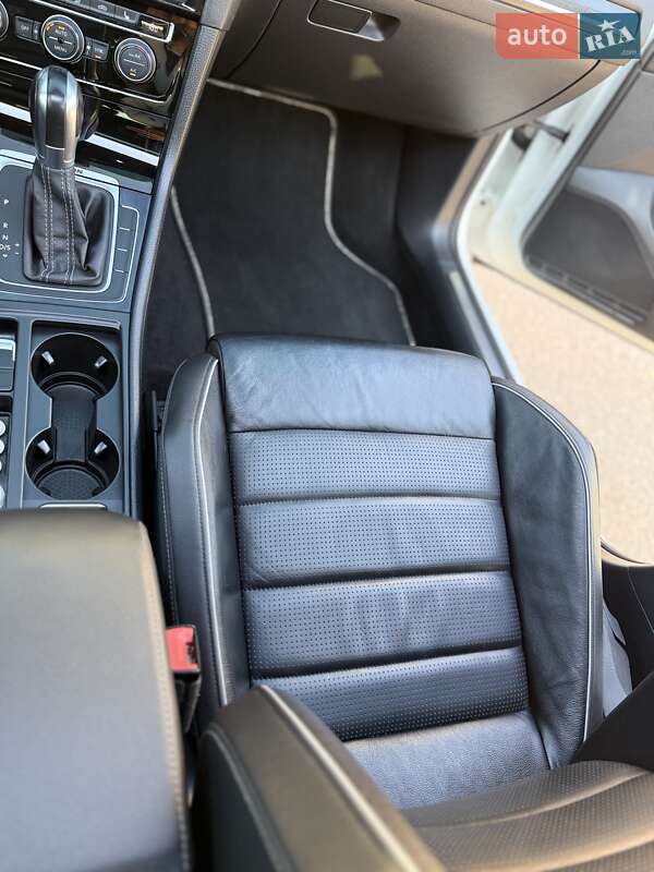 Хэтчбек Volkswagen Golf R 2018 в Харькове