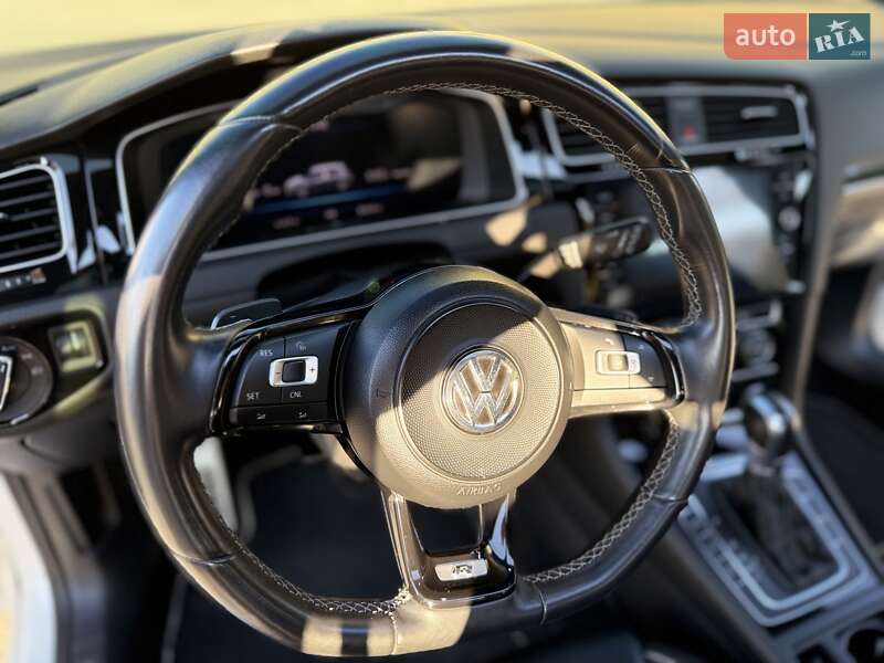 Хэтчбек Volkswagen Golf R 2018 в Харькове